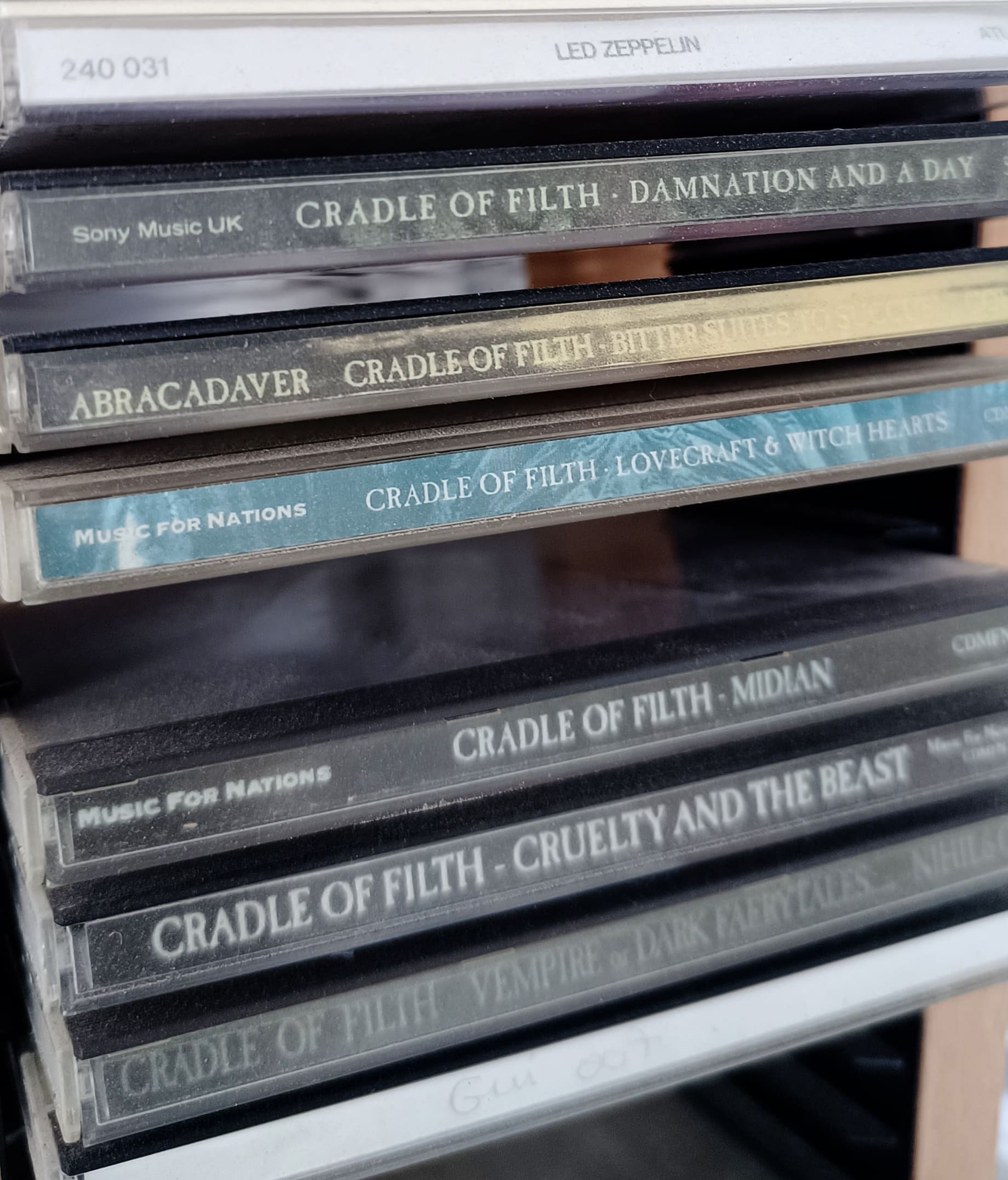 CD et CD-R restés 10 ans au soleil sur un balcon dans le sud de la France — lus sans problème par le Fosi Merak