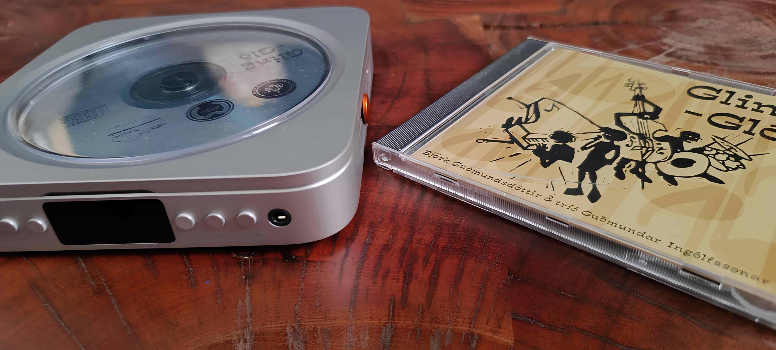 Fosi Audio Merak avec le CD Gling-Gló de Björk — test comparaison CD vs Spotify LDAC DR13