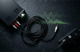 Bruit de fond, hum et boucle de masse en HiFi : diagnostic et solutions